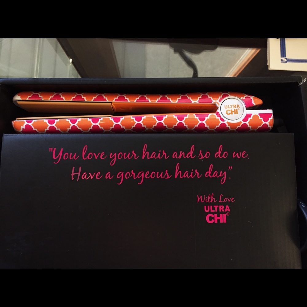 CHI Flat Iron ULTRA CHI WITH ORIGINAL PACKAGING